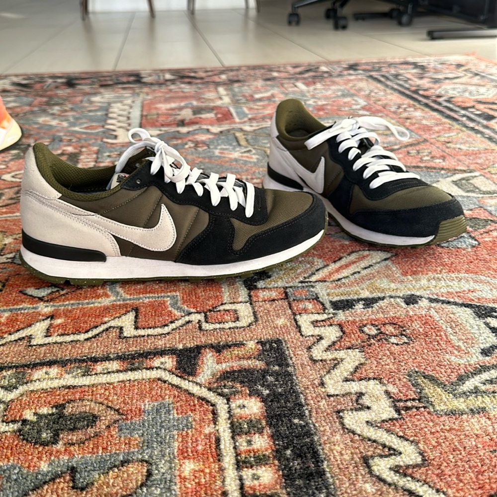 The Nike Internationalist Low by You Green